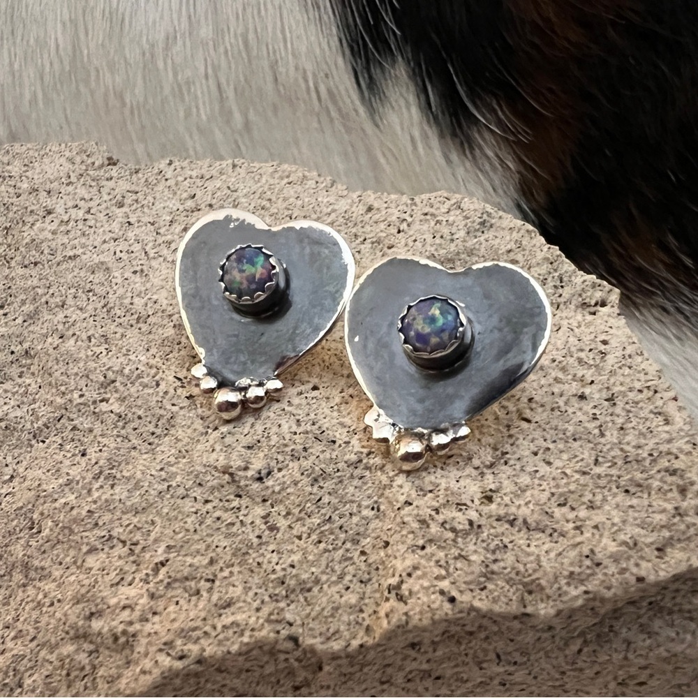 ❤️ Purple Balloon Opal Heart Shaped Navajo Stud Earrings Sterling Silver 4.4 Gms - Picture 4 of 11